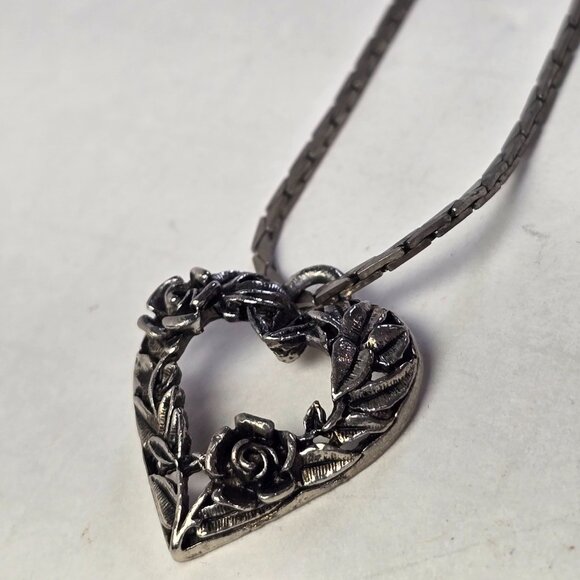 Vintage Silver Tone Heart Pendant Necklace Floral Rose Openwork Design 18inch - Picture 7 of 11